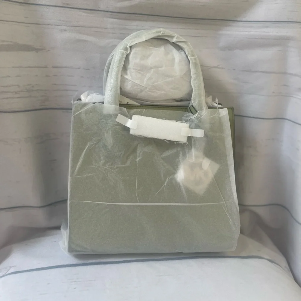 Michael Kors Mercer  Messenger Crossbody bag
